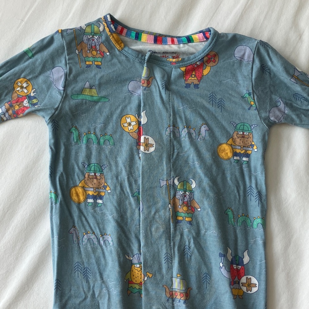 Magnetic Me It Takes A Pillage Footie